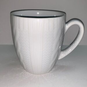 Knitted Pattern White Mug
